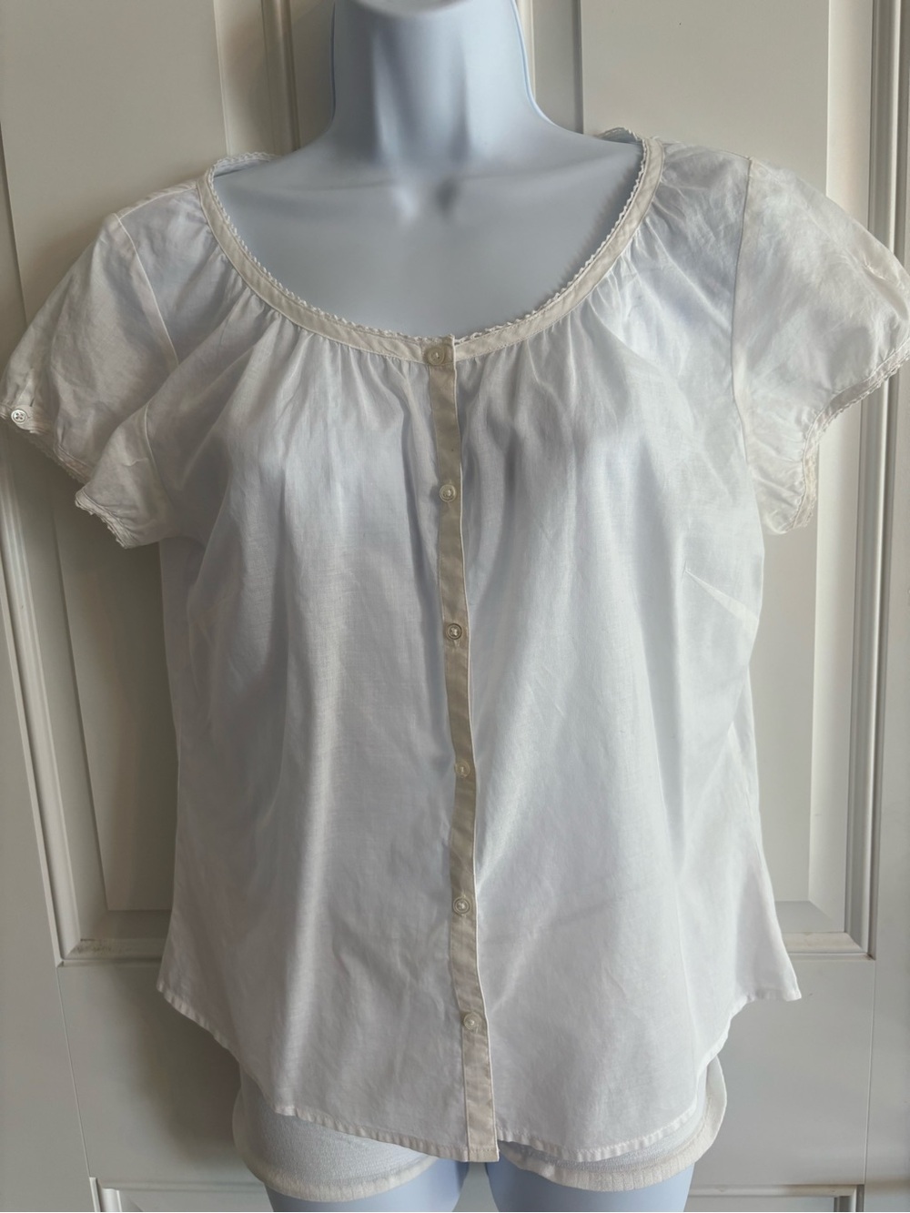 Ann Taylor White Short-Sleeve Button-Down Blouse